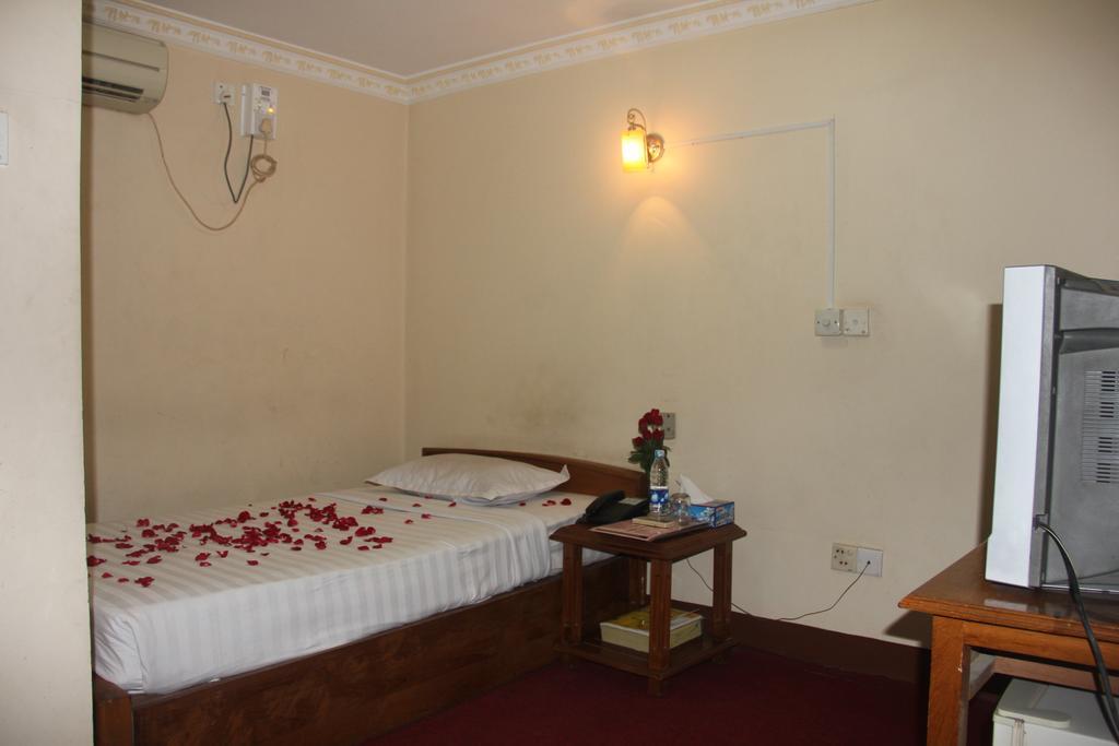 Hotel Day *