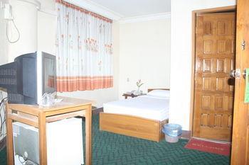 Day Hotel