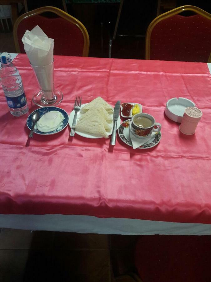 Day Hotel *